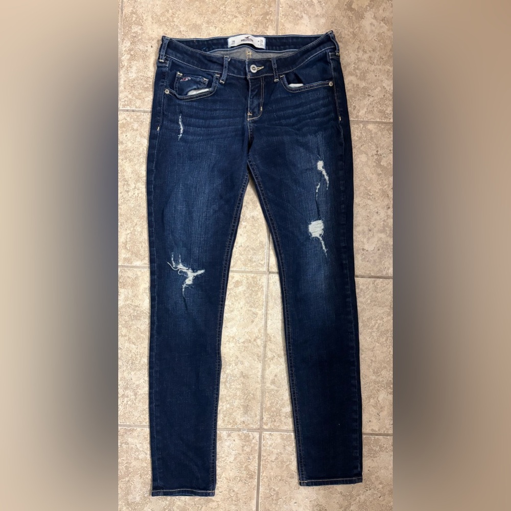 Hollister skinny jeans. Size 7r (28w 31 length)
